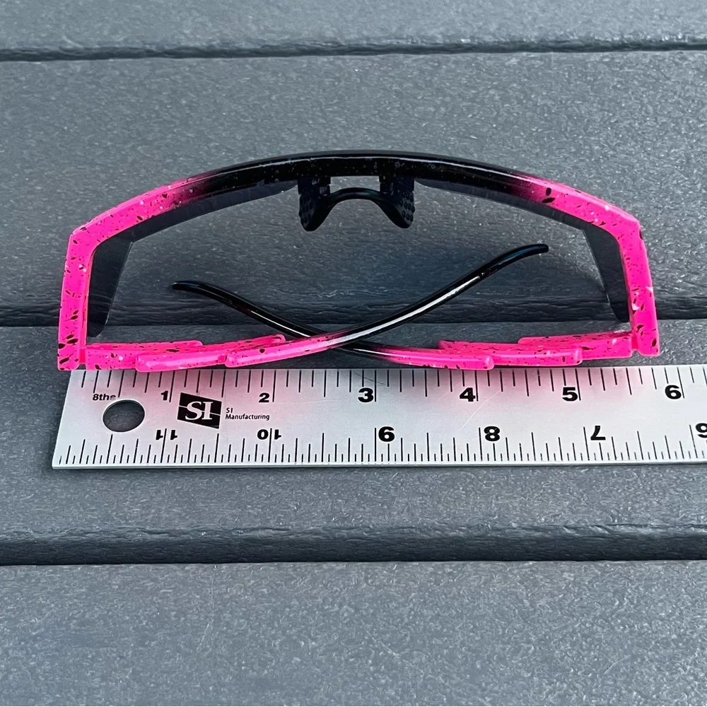 ✨Host Pick!✨💕Retro Y2K; Pink and Black Speckled Sunglasses; Rainbow Chrome Lens - Picture 2 of 6